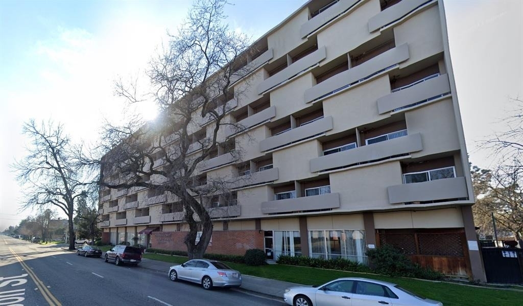 1320 N Monroe St - Photo 4