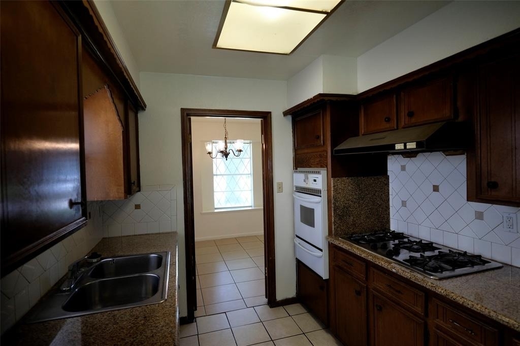 12515 Bexley Drive - Photo 3