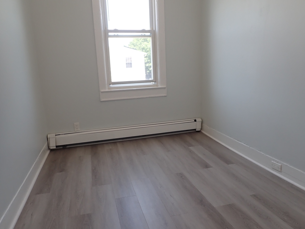 135-22 129th Street - Photo 3