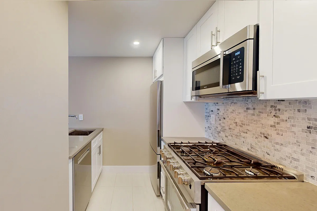 327 greenwich st - Photo 0