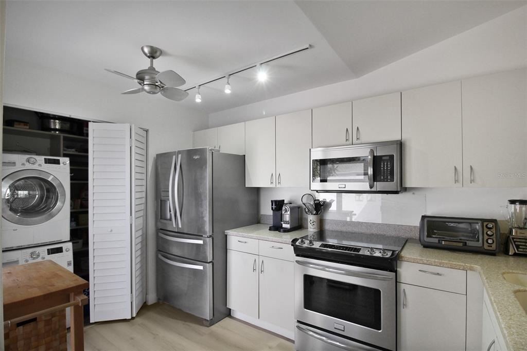 971 Waterside Lane - Photo 7