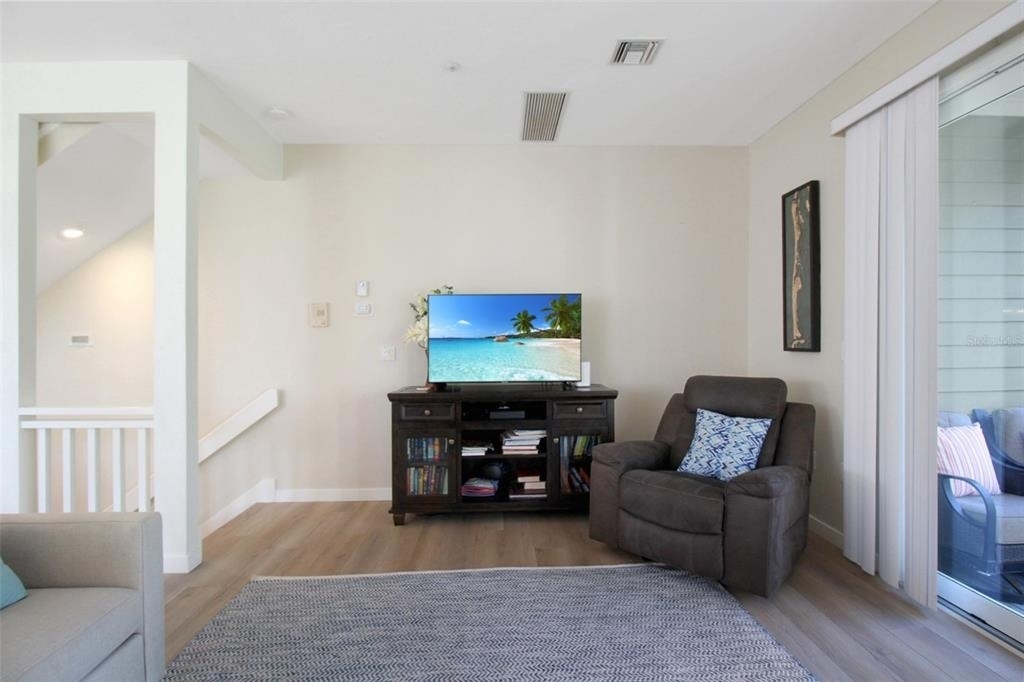 535 Forest Way - Photo 7