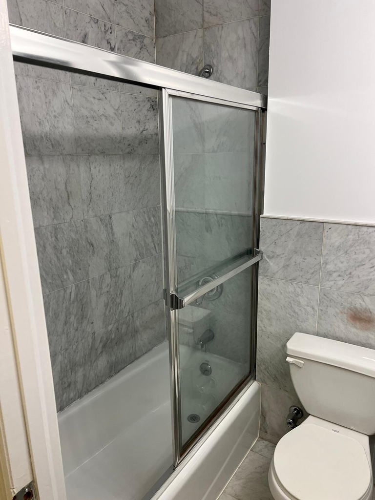 East 85th Street - Photo 5
