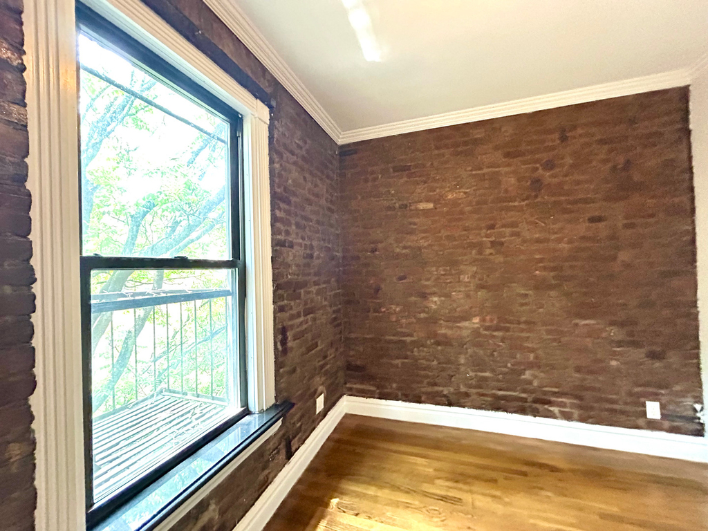 East 13th Street - Photo 3