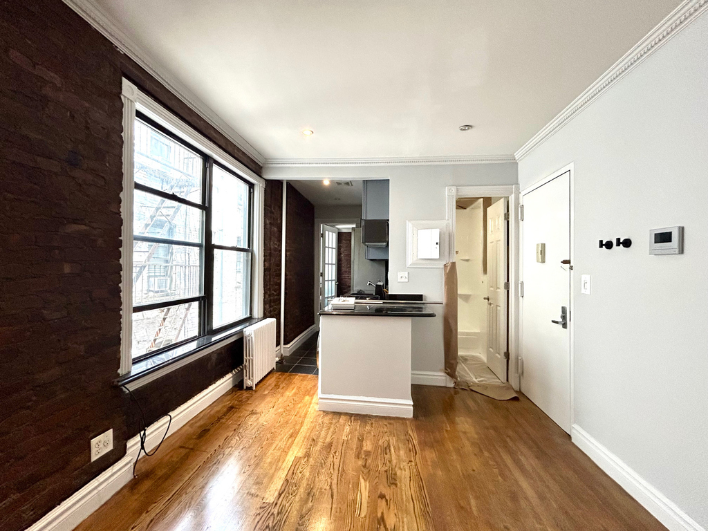 East 13th Street - Photo 4