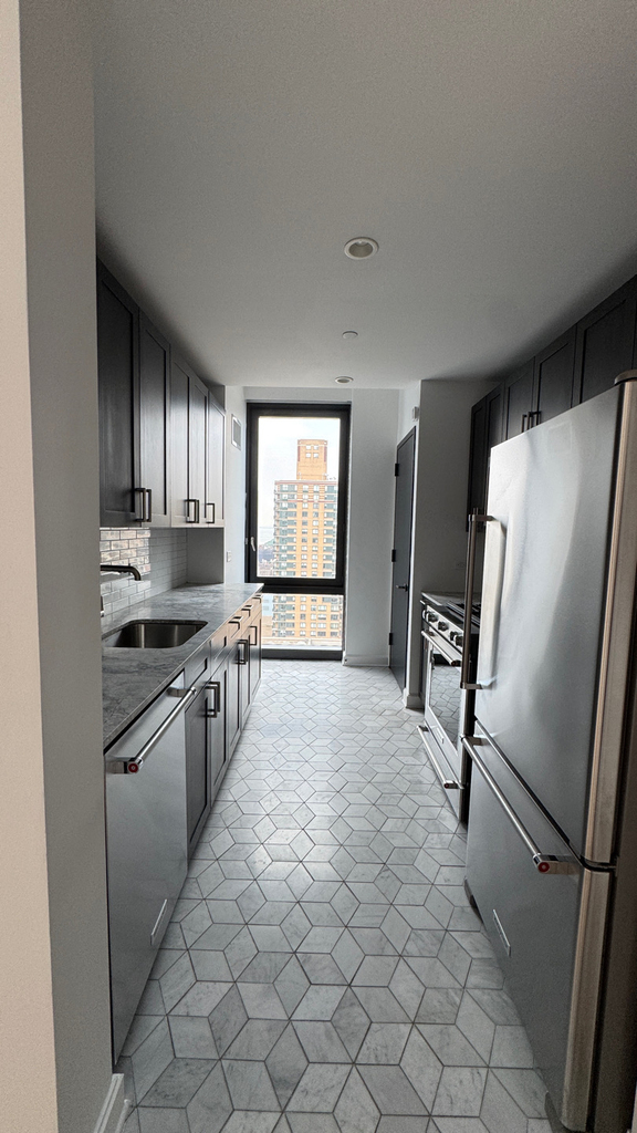 West end Avenue - Photo 2