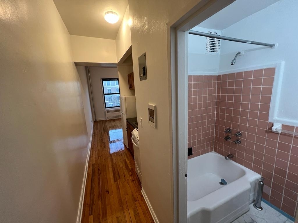 200 West 113th Street - Photo 7