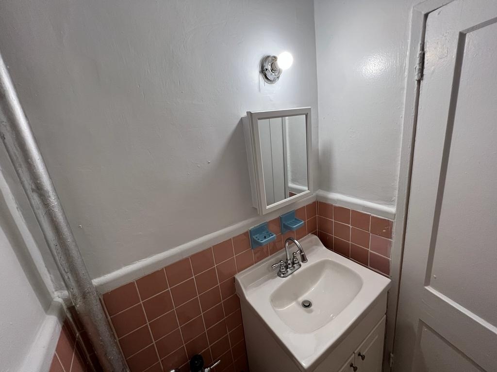 200 West 113th Street - Photo 9