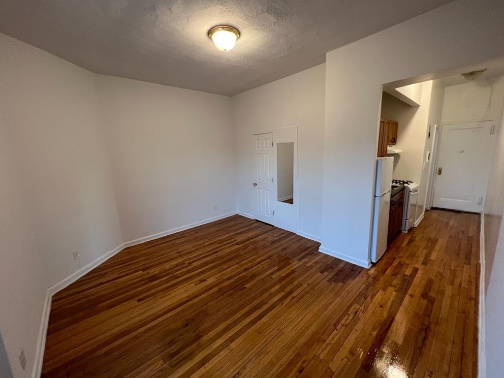 200 West 113th Street - Photo 2