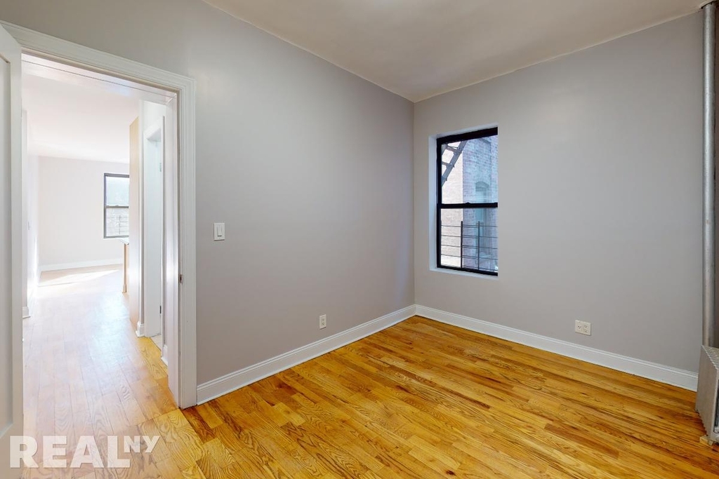 W 179th St - Photo 6