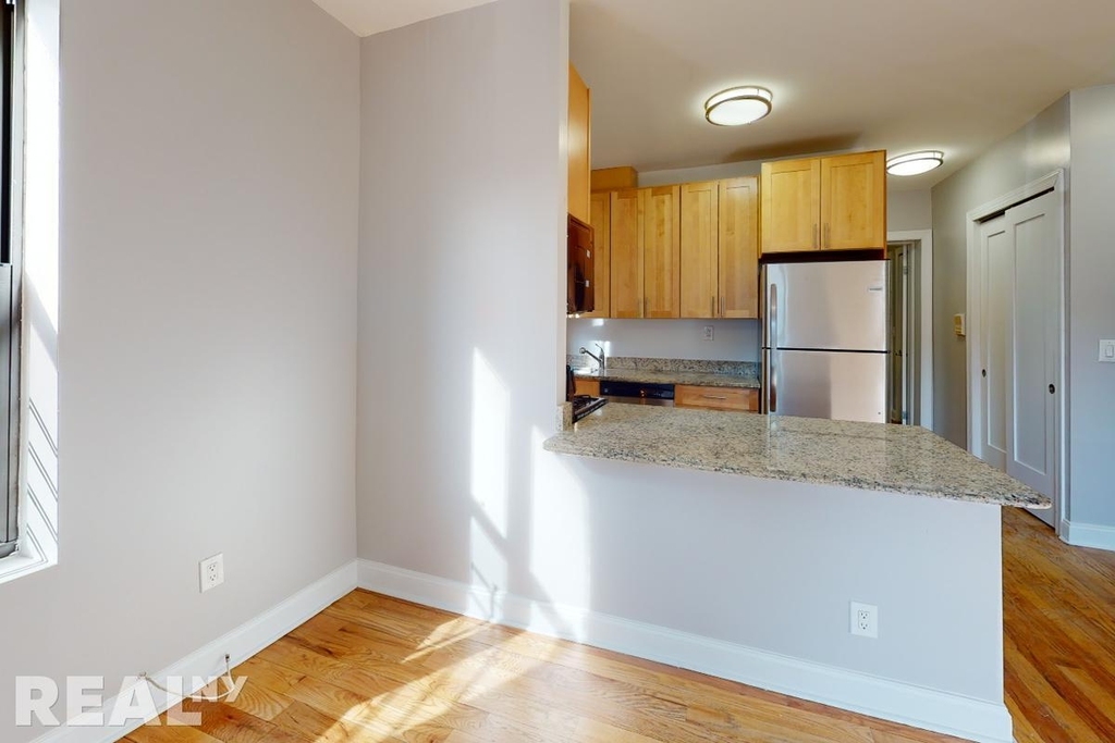 W 179th St - Photo 1