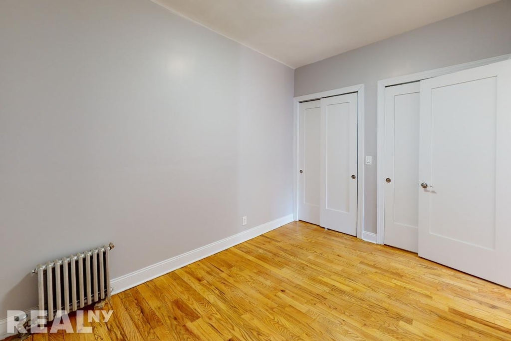 W 179th St - Photo 4