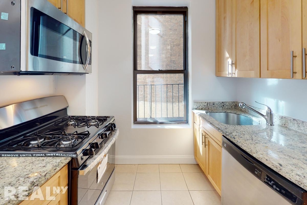 W 179th St - Photo 0
