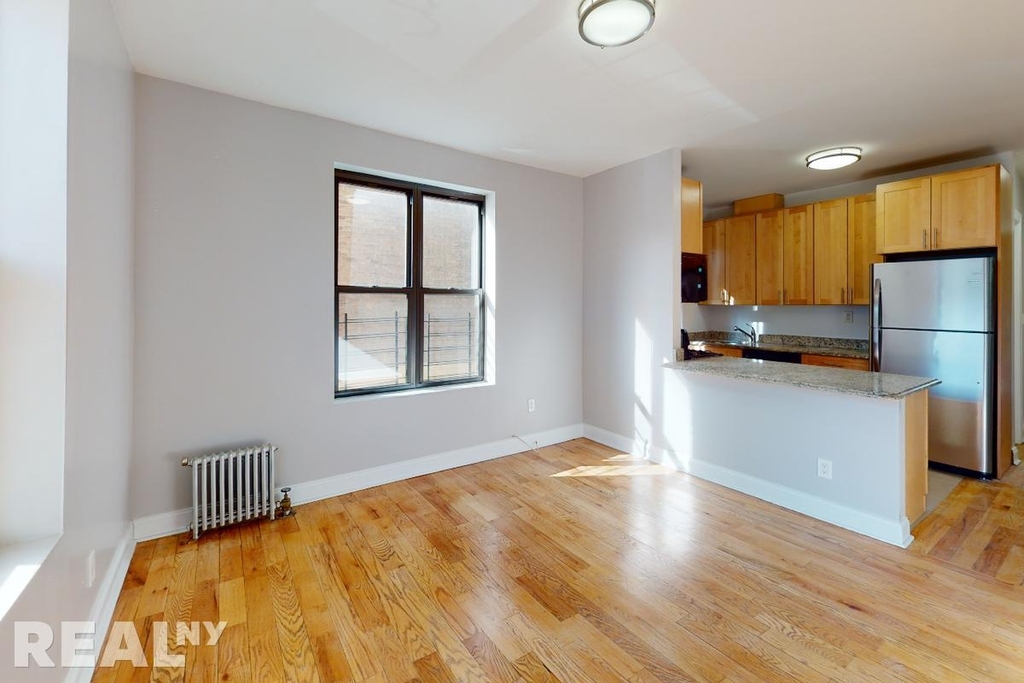 W 179th St - Photo 2
