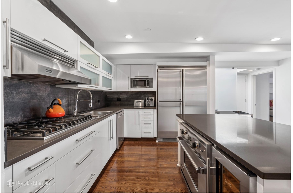 257 W 117th St - Photo 2