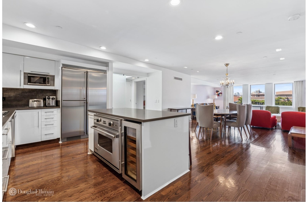257 W 117th St - Photo 3