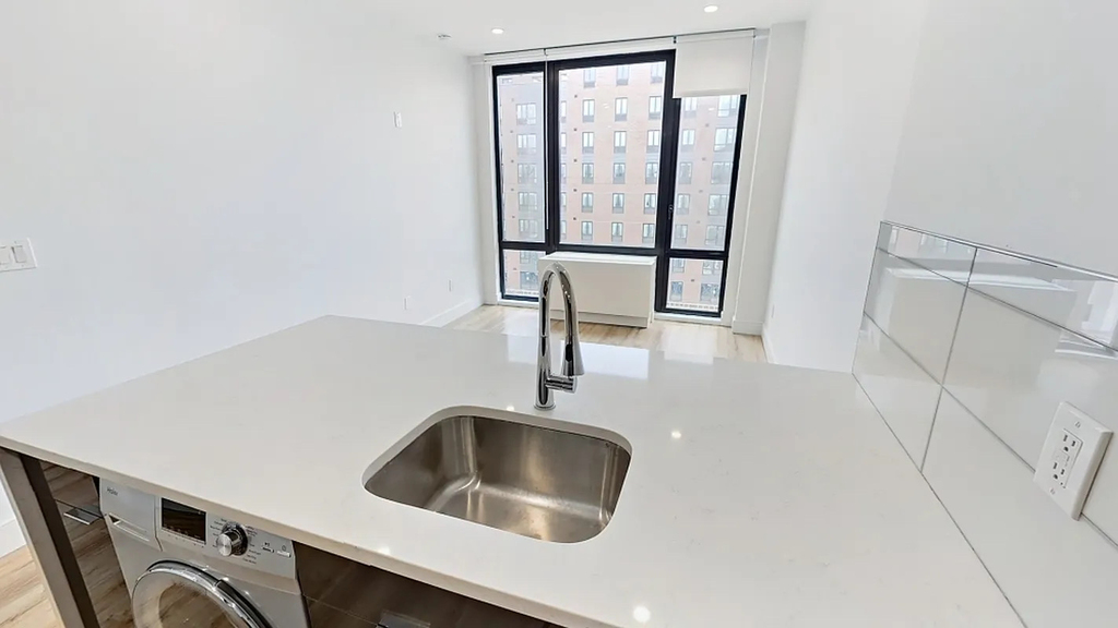 416 Lenox Avenue - Photo 4