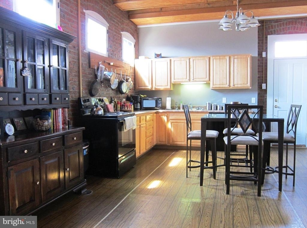 337 E Hamburg Street - Photo 8