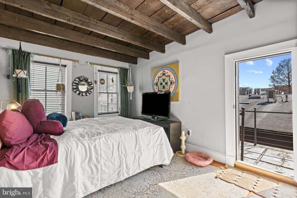 337 E Hamburg Street - Photo 11