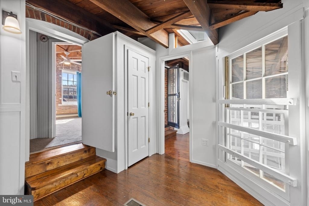 337 E Hamburg Street - Photo 29