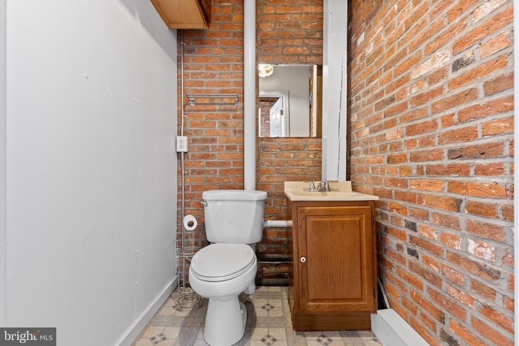 337 E Hamburg Street - Photo 22