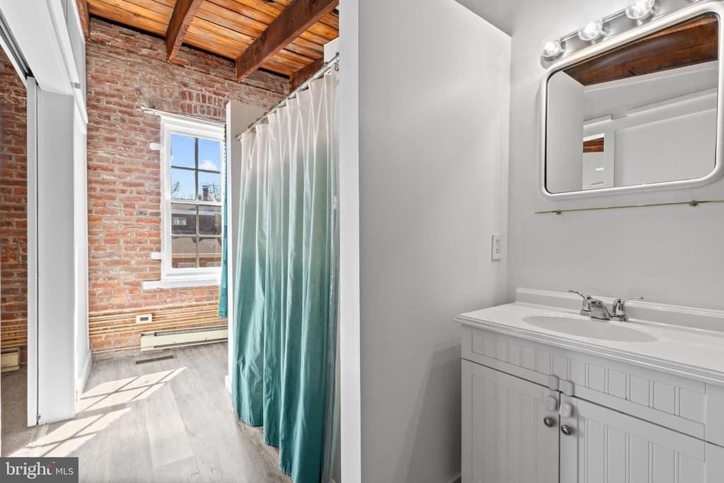 337 E Hamburg Street - Photo 28