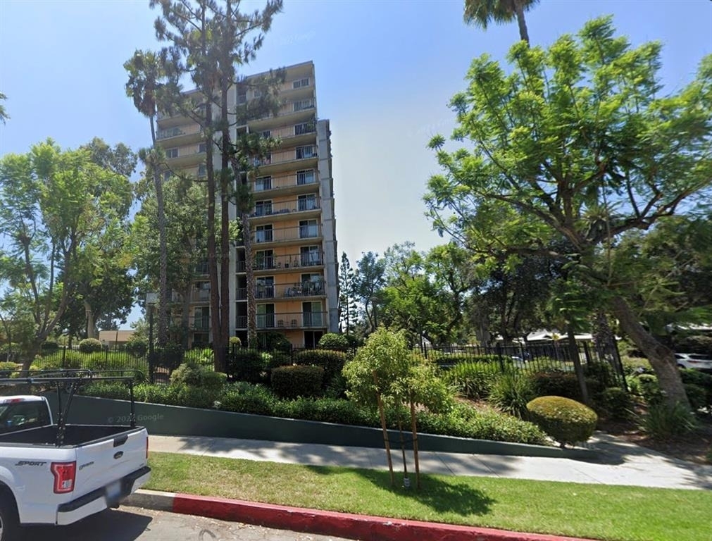 560 E Villa St - Photo 6