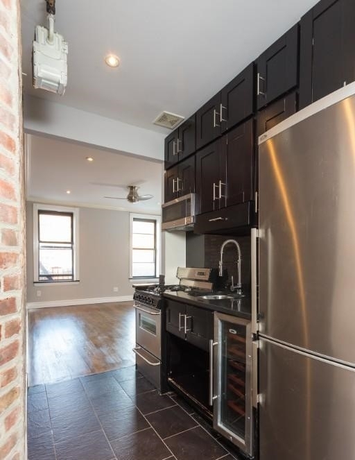 336 East 18th Street - Photo 4