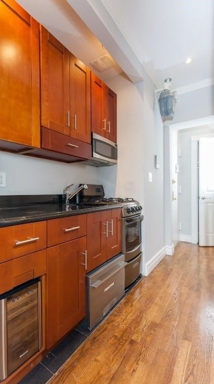 248 Mott Street - Photo 2