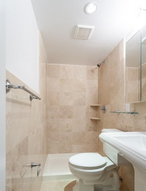 153 Rivington St - Photo 5