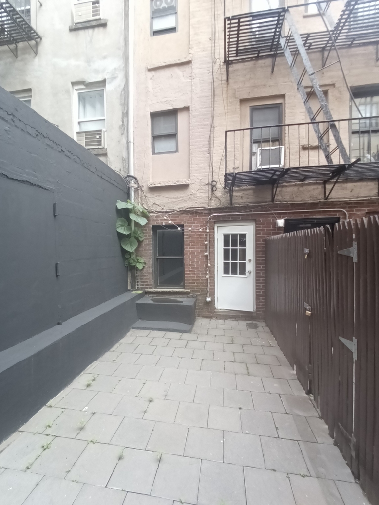 Avenue A and east 14th - Photo 7