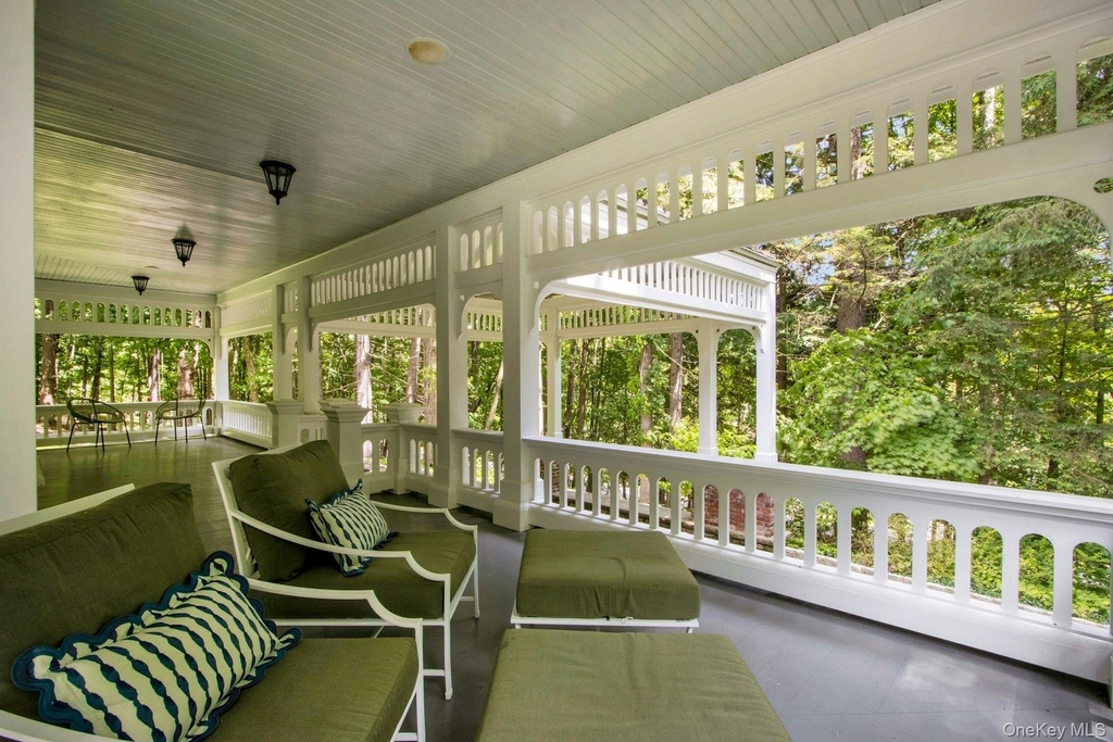 314 Haverstraw Road - Photo 2