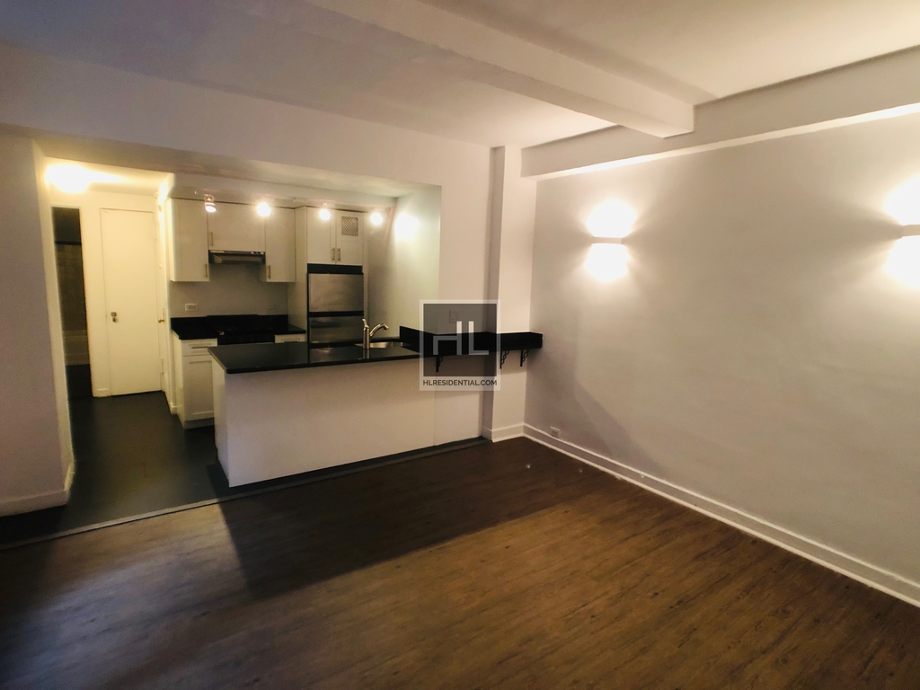 East 38th Street - Photo 0