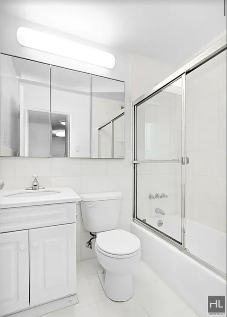 East 72nd Street - Photo 4