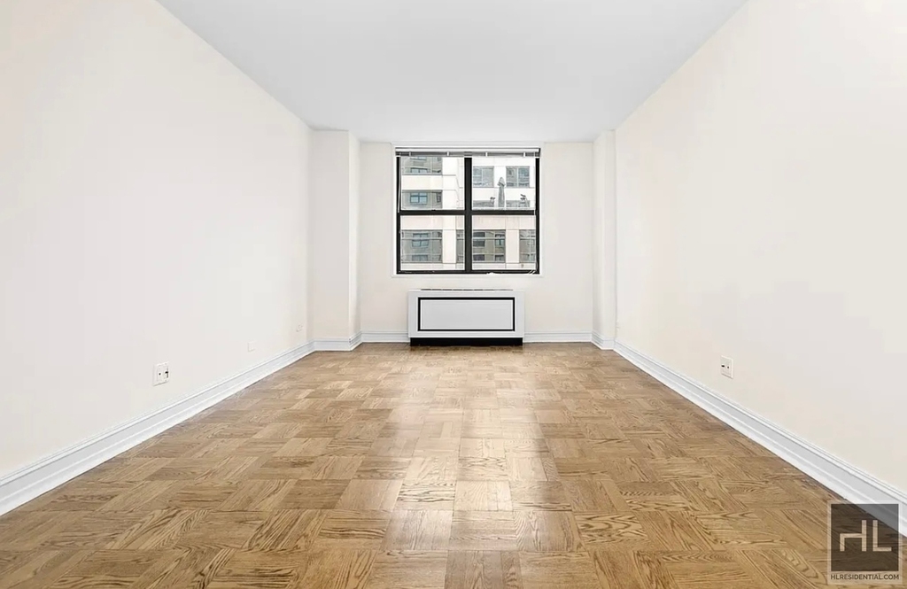 East 72nd Street - Photo 3
