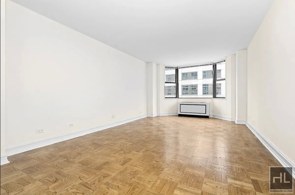 East 72nd Street - Photo 0