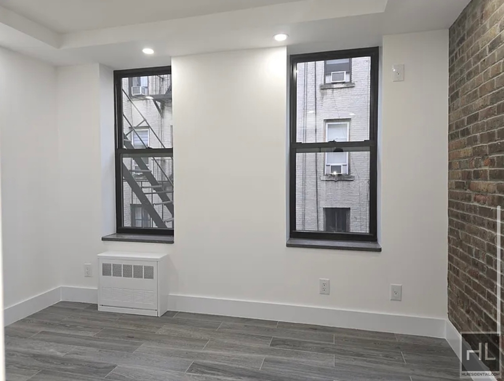 East 29th Street - Photo 7