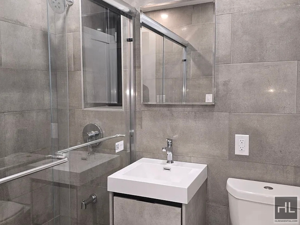 East 29th Street - Photo 10