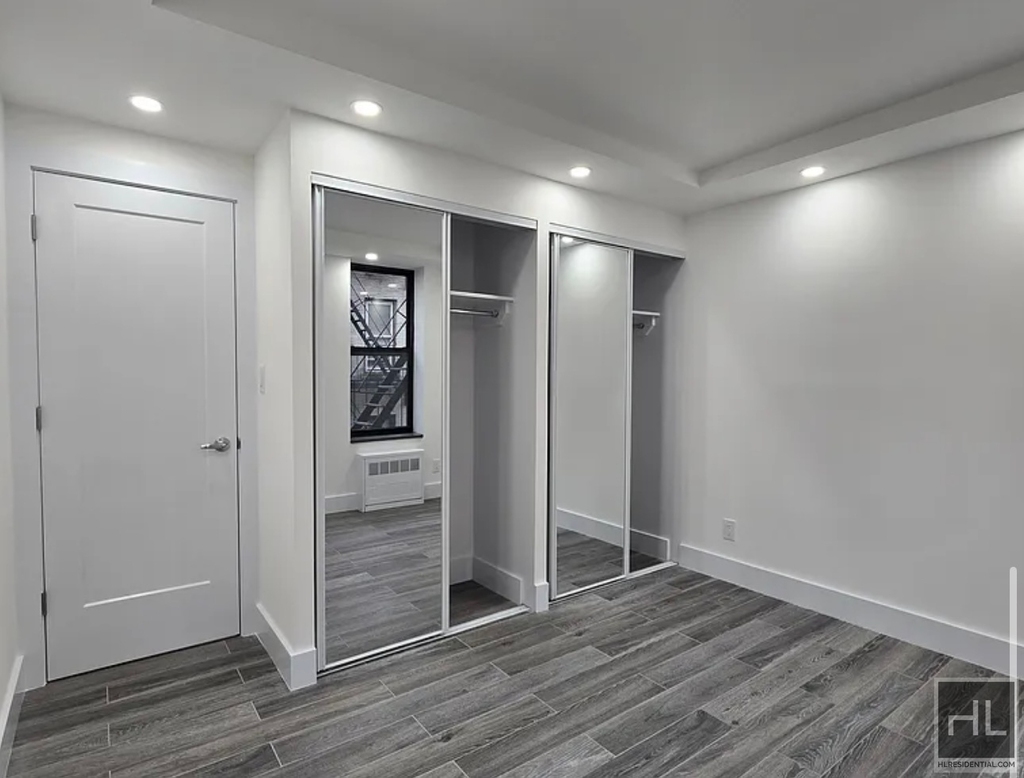East 29th Street - Photo 6
