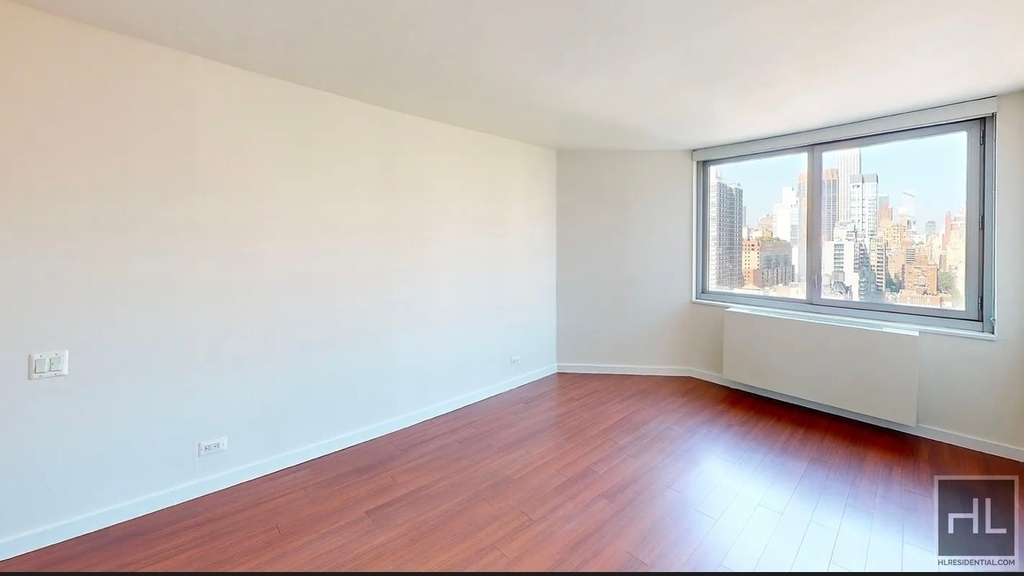 East 34th Street - Photo 4