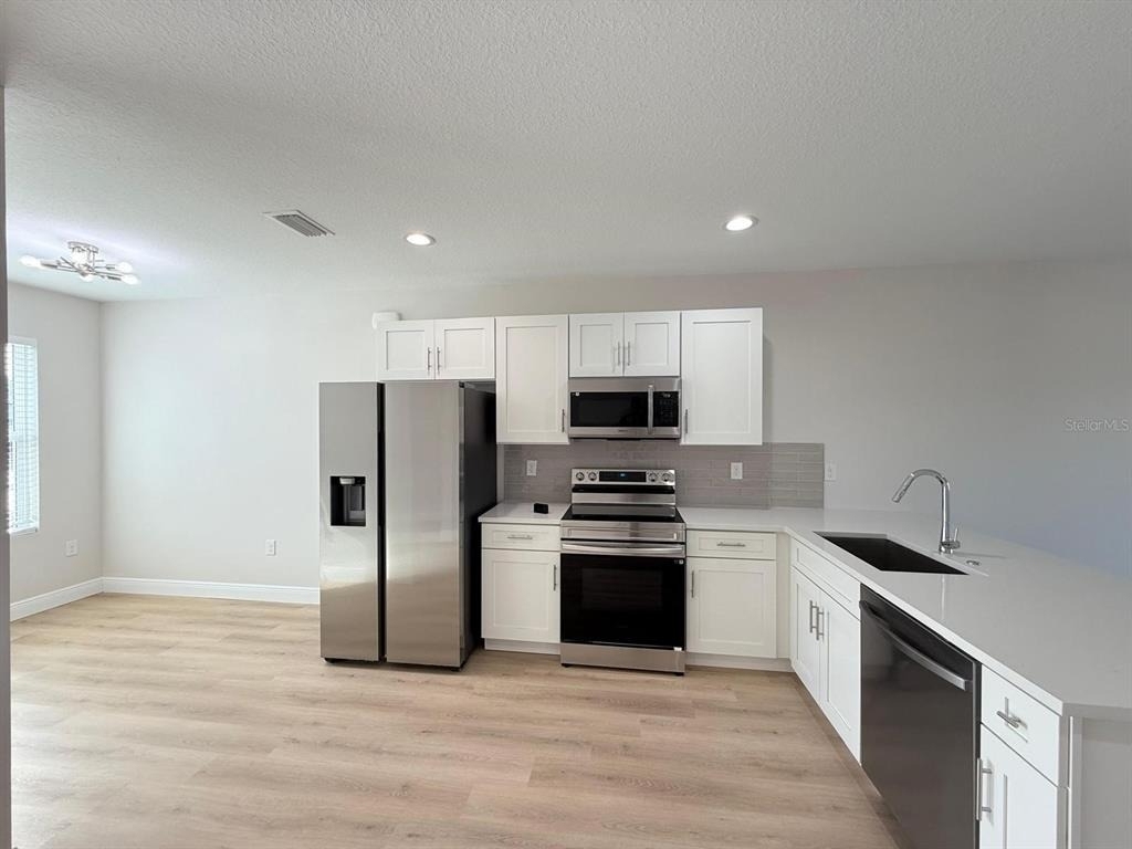 10336 Pendleton Avenue - Photo 2