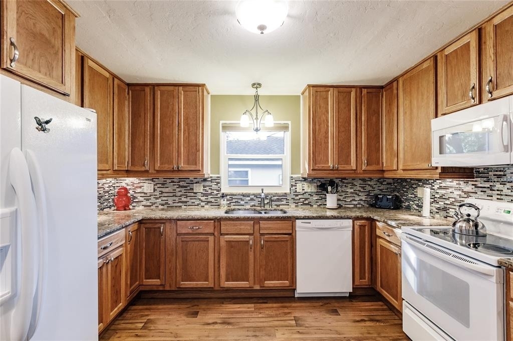 912 72nd Street Nw - Photo 9