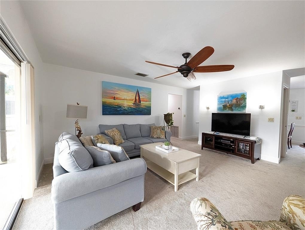 912 72nd Street Nw - Photo 4