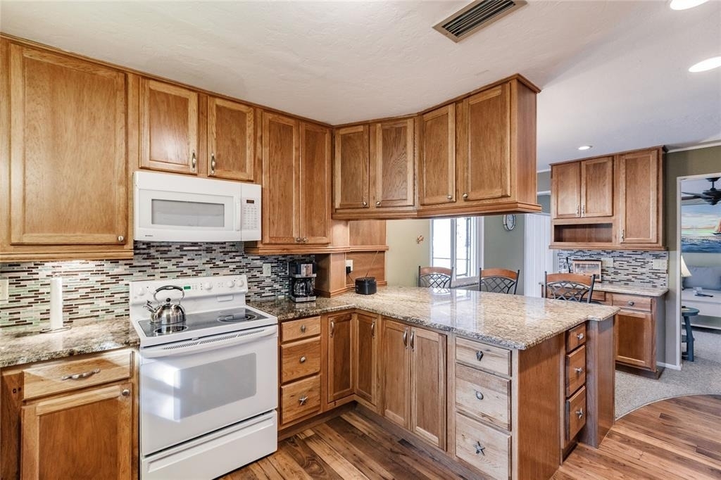 912 72nd Street Nw - Photo 8