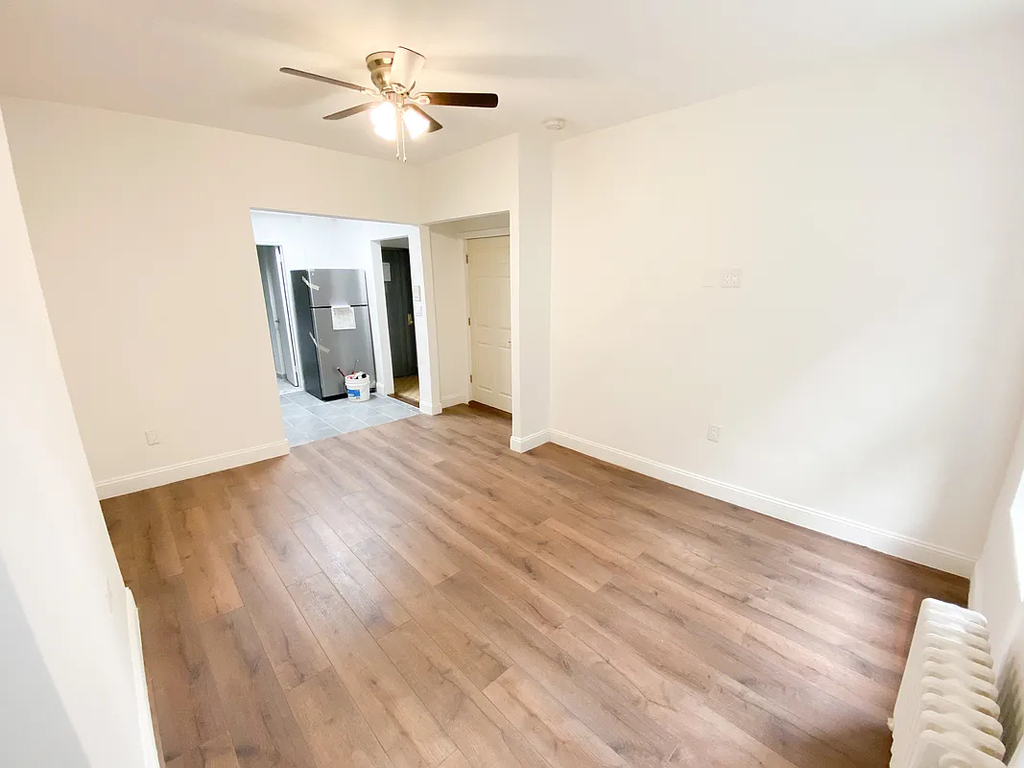 300 East 104th Street - Photo 4