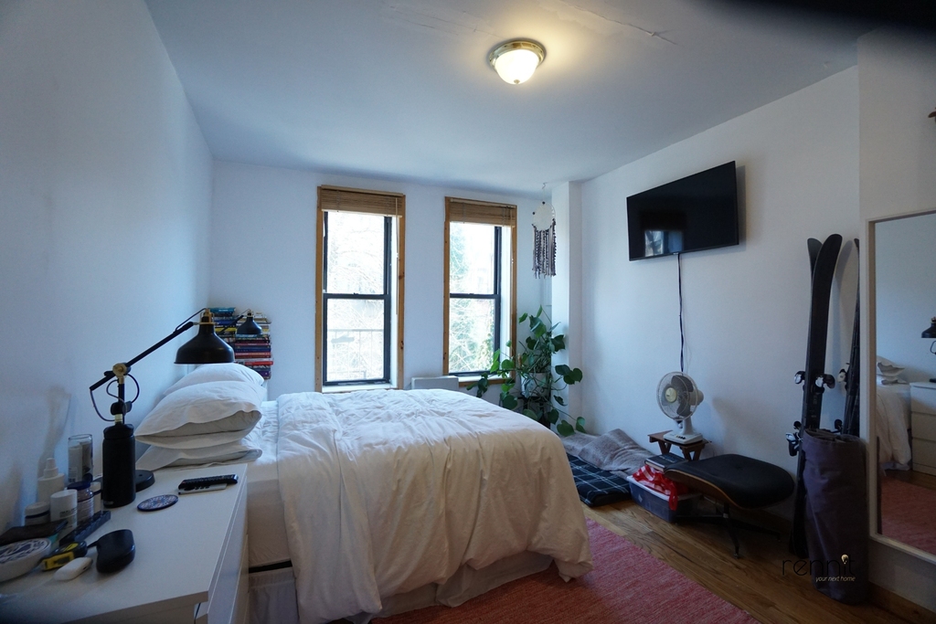 420 Melrose Street - Photo 0