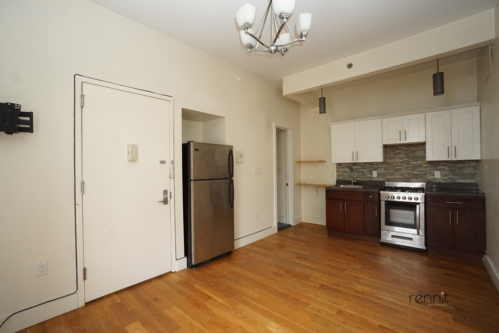 453 Franklin Avenue - Photo 8