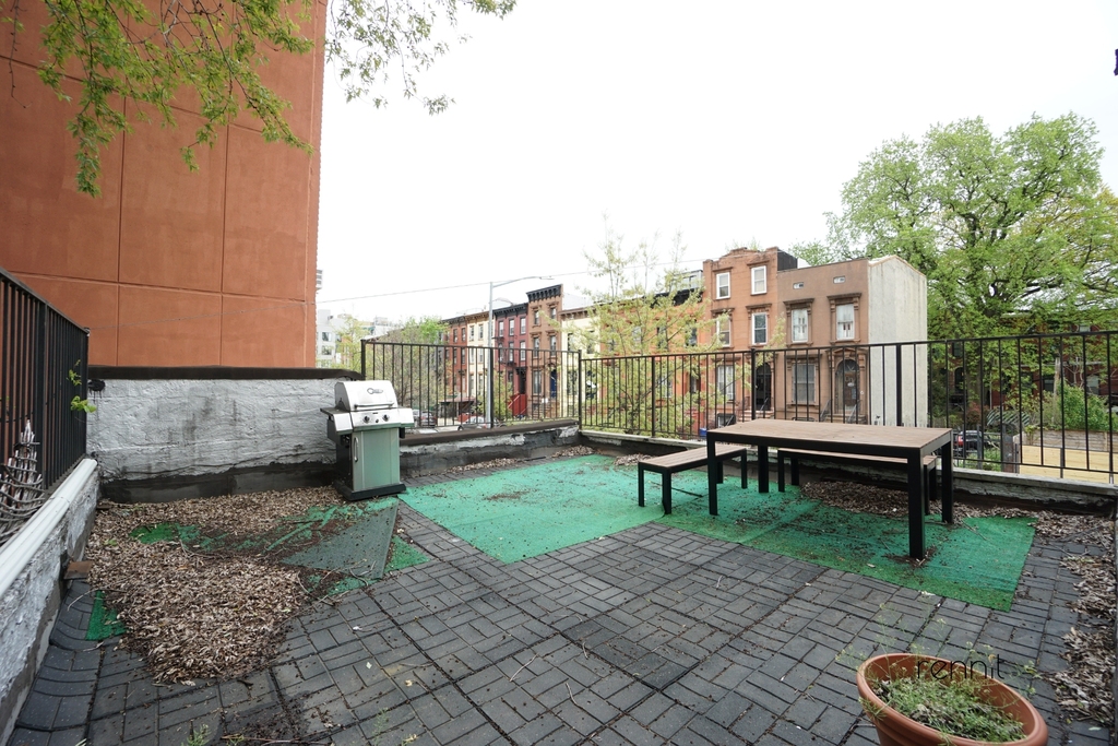 453 Franklin Avenue - Photo 12