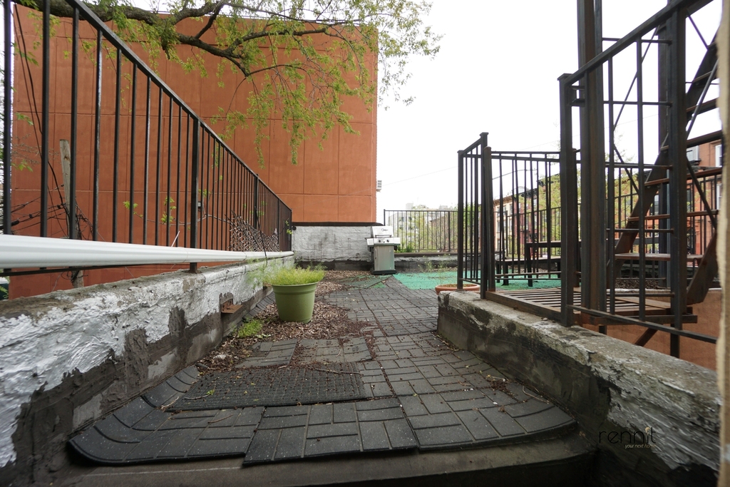 453 Franklin Avenue - Photo 11