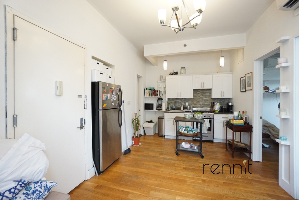 453 Franklin Avenue - Photo 2